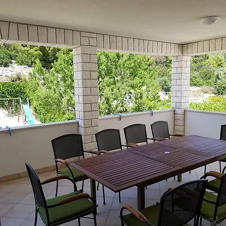 Apartment Vala 2 *